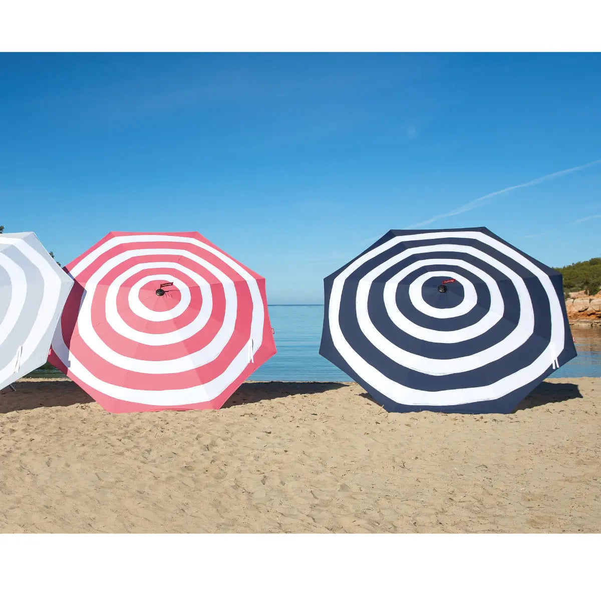 Fatboy stripesol parasol with base navy blue Desert River Rentals